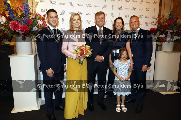 Amsterdam 3 juni 2026
Koning Willem Alexander en Koningin Maxima arriveren bij Carre  voor het Holland festival . Arthur v Dijk ontvangt ze .