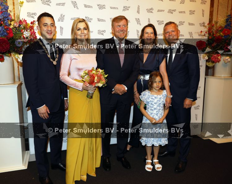 Amsterdam 3 juni 2026
Koning Willem Alexander en Koningin Maxima arriveren bij Carre  voor het Holland festival . Arthur v Dijk ontvangt ze .