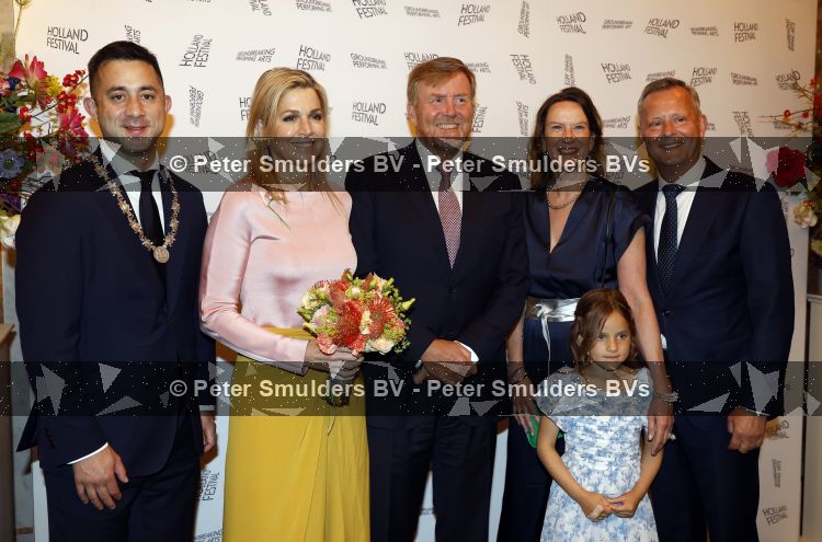 Amsterdam 3 juni 2026
Koning Willem Alexander en Koningin Maxima arriveren bij Carre  voor het Holland festival . Arthur v Dijk ontvangt ze .
