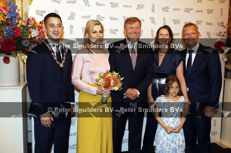 Amsterdam 3 juni 2026
Koning Willem Alexander en Koningin Maxima arriveren bij Carre  voor het Holland festival . Arthur v Dijk ontvangt ze .