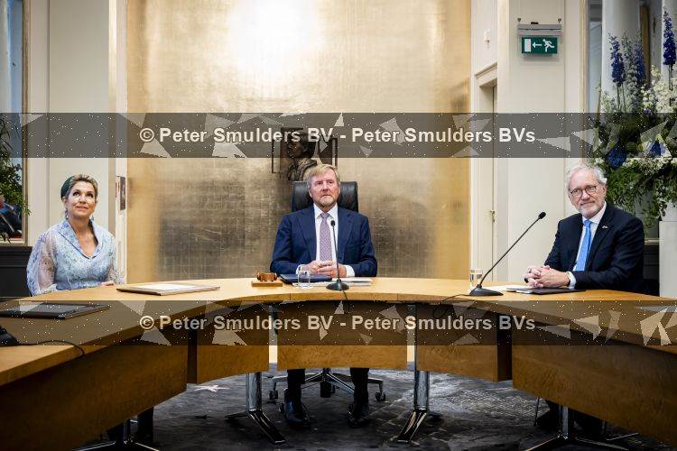 Den Haag 30 juni 2026
Koning Willem Alexander Koningin Maxima en prinses Amalia bij afscheid van Thom de Graaf in raad v State .