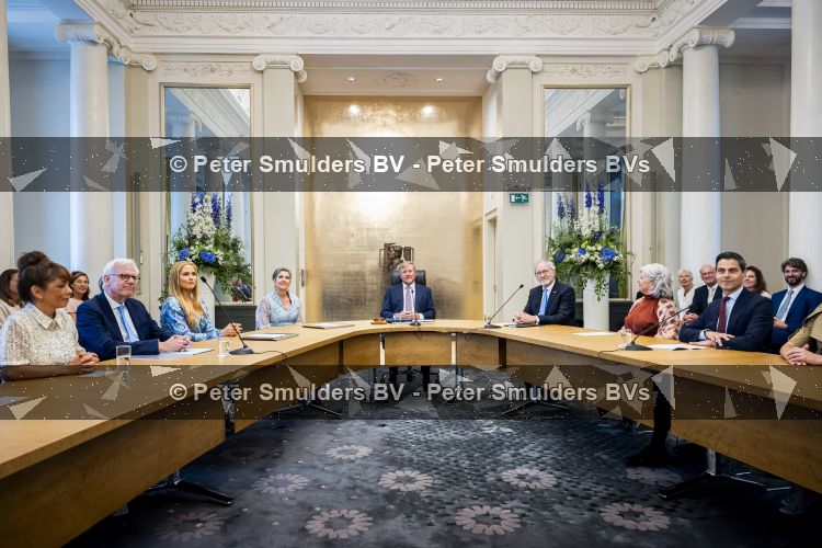 DEN HAAG 30 juni 2026 Koning Willem-Alexander, Koningin Maxima en Prinses Amalia is aanwezig bij de buitengewone vergadering van de Raad van State ter gelegenheid van het afscheid van de heer Thom de Graaf als vice-president.
