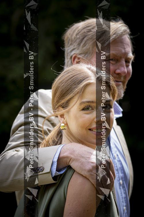 Den Haag 21 mei 2026
Fotouurtje met de koninklijke familie in de Hollandse tuin van Park Clingendael . Aanwezig Koning Willem Alexander Koningin Maxima Prinses Amalia Prinses Alexia en Prinses Ariane . 