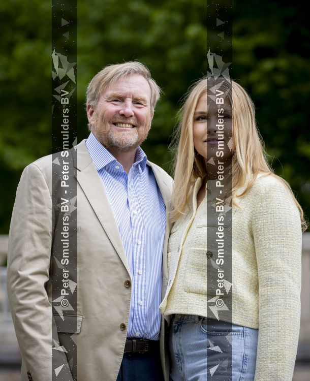 Den Haag 21 mei 2026
Fotouurtje met de koninklijke familie in de Hollandse tuin van Park Clingendael . Aanwezig Koning Willem Alexander Koningin Maxima Prinses Amalia Prinses Alexia en Prinses Ariane . 