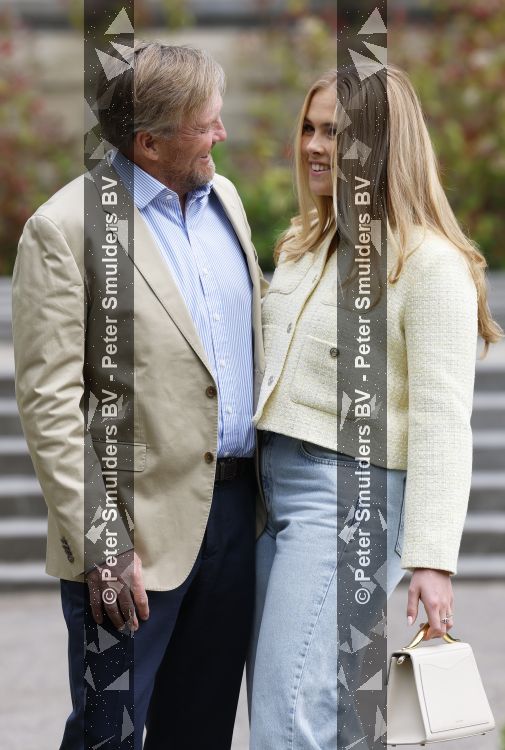Den Haag 21 mei 2026
Fotouurtje met de koninklijke familie in de Hollandse tuin van Park Clingendael . Aanwezig Koning Willem Alexander Koningin Maxima Prinses Amalia Prinses Alexia en Prinses Ariane . 