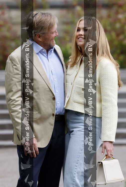 Den Haag 21 mei 2026
Fotouurtje met de koninklijke familie in de Hollandse tuin van Park Clingendael . Aanwezig Koning Willem Alexander Koningin Maxima Prinses Amalia Prinses Alexia en Prinses Ariane . 