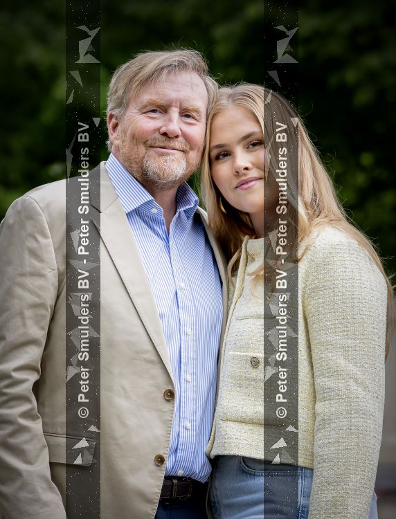 Den Haag 21 mei 2026
Fotouurtje met de koninklijke familie in de Hollandse tuin van Park Clingendael . Aanwezig Koning Willem Alexander Koningin Maxima Prinses Amalia Prinses Alexia en Prinses Ariane . 