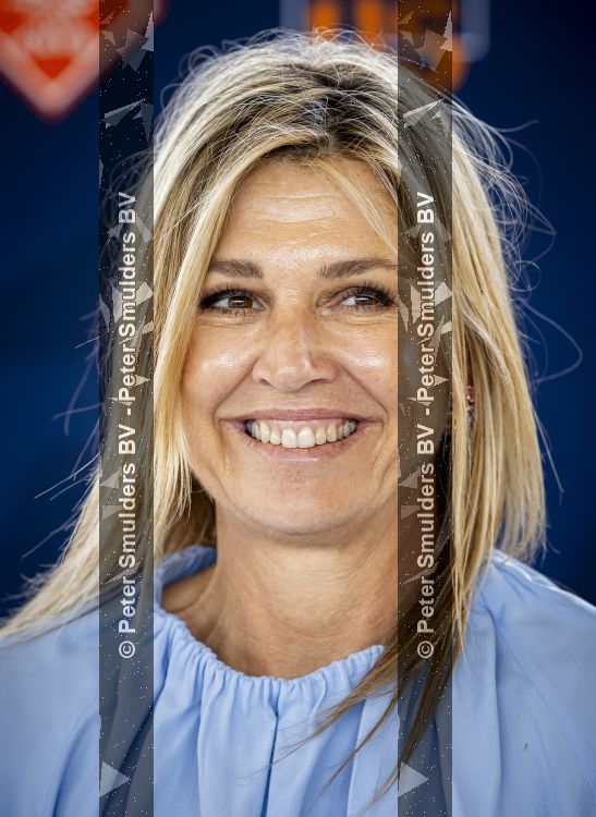 Koningin Maxima bij aftrap campagne Onzichtbare Blessure
VOORBURG 2 juni 2026 Koningin Maxima tijdens de aftrap van âDe Onzichtbare Blessureâ. Met het programma besteden KNVB en Zilveren Kruis aandacht aan mentale gezondheid in het amateurvoetbal. MIND Us wil dat jongeren grip krijgen op hun mentale gezondheid, zich veerkrachtig ontwikkelen en hulp weten te vinden als dat nodig is, Maxima is erevoorzitter van de stichting. De aftrap vind plaats in de Week van de Mentale Gezondheid. 