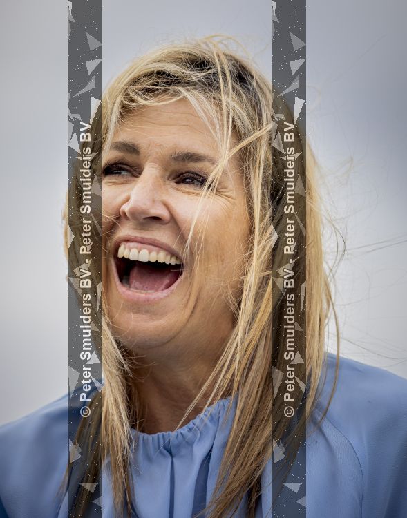 Koningin Maxima bij aftrap campagne Onzichtbare Blessure
VOORBURG 2 juni 2026 Koningin Maxima tijdens de aftrap van âDe Onzichtbare Blessureâ. Met het programma besteden KNVB en Zilveren Kruis aandacht aan mentale gezondheid in het amateurvoetbal. MIND Us wil dat jongeren grip krijgen op hun mentale gezondheid, zich veerkrachtig ontwikkelen en hulp weten te vinden als dat nodig is, Maxima is erevoorzitter van de stichting. De aftrap vind plaats in de Week van de Mentale Gezondheid. 