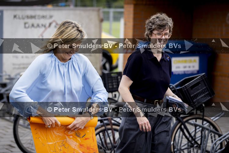 Koningin Maxima bij aftrap campagne Onzichtbare Blessure
VOORBURG 2 juni 2026 Koningin Maxima tijdens de aftrap van âDe Onzichtbare Blessureâ. Met het programma besteden KNVB en Zilveren Kruis aandacht aan mentale gezondheid in het amateurvoetbal. MIND Us wil dat jongeren grip krijgen op hun mentale gezondheid, zich veerkrachtig ontwikkelen en hulp weten te vinden als dat nodig is, Maxima is erevoorzitter van de stichting. De aftrap vind plaats in de Week van de Mentale Gezondheid. 