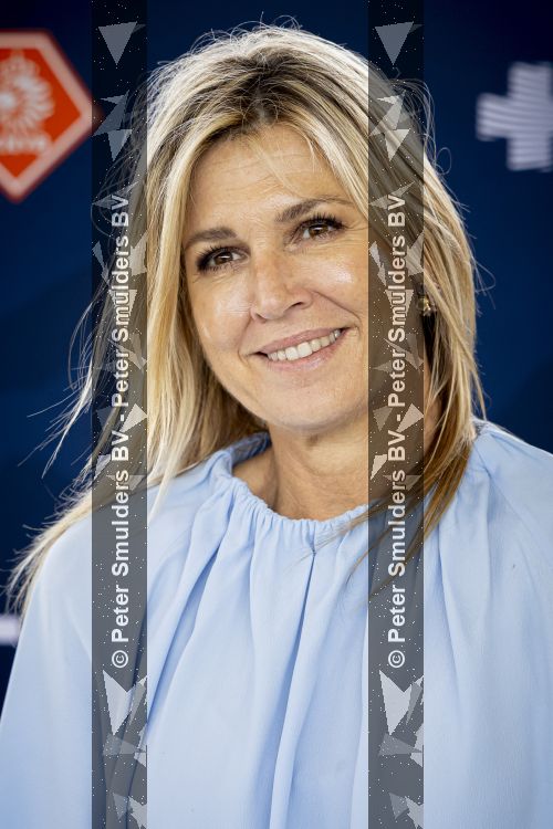 Koningin Maxima bij aftrap campagne Onzichtbare Blessure
VOORBURG 2 juni 2026 Koningin Maxima tijdens de aftrap van âDe Onzichtbare Blessureâ. Met het programma besteden KNVB en Zilveren Kruis aandacht aan mentale gezondheid in het amateurvoetbal. MIND Us wil dat jongeren grip krijgen op hun mentale gezondheid, zich veerkrachtig ontwikkelen en hulp weten te vinden als dat nodig is, Maxima is erevoorzitter van de stichting. De aftrap vind plaats in de Week van de Mentale Gezondheid. 