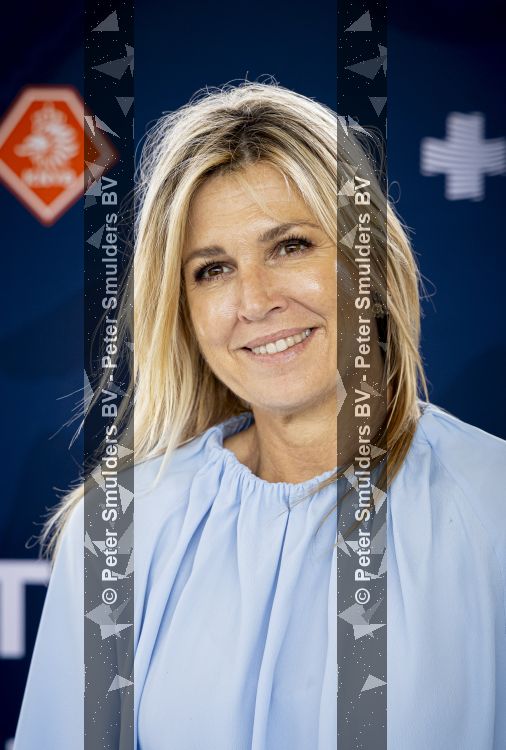 Koningin Maxima bij aftrap campagne Onzichtbare Blessure
VOORBURG 2 juni 2026 Koningin Maxima tijdens de aftrap van âDe Onzichtbare Blessureâ. Met het programma besteden KNVB en Zilveren Kruis aandacht aan mentale gezondheid in het amateurvoetbal. MIND Us wil dat jongeren grip krijgen op hun mentale gezondheid, zich veerkrachtig ontwikkelen en hulp weten te vinden als dat nodig is, Maxima is erevoorzitter van de stichting. De aftrap vind plaats in de Week van de Mentale Gezondheid. 