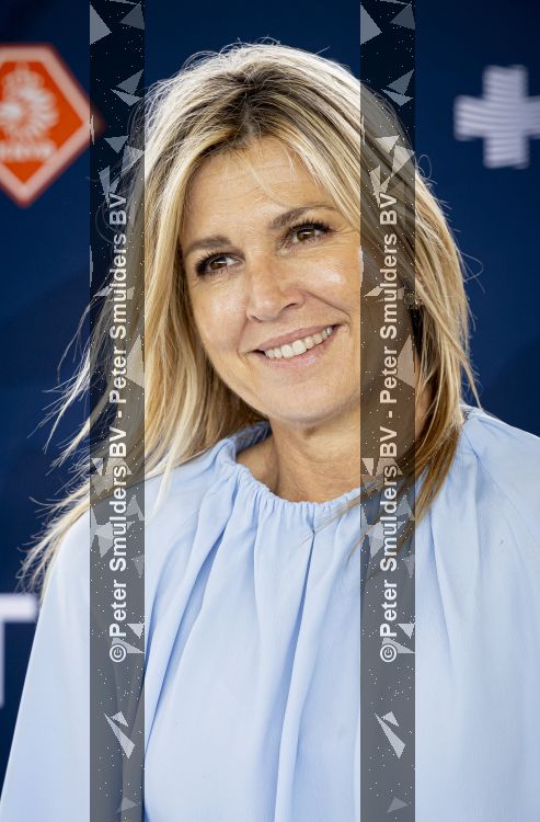 Koningin Maxima bij aftrap campagne Onzichtbare Blessure
VOORBURG 2 juni 2026 Koningin Maxima tijdens de aftrap van âDe Onzichtbare Blessureâ. Met het programma besteden KNVB en Zilveren Kruis aandacht aan mentale gezondheid in het amateurvoetbal. MIND Us wil dat jongeren grip krijgen op hun mentale gezondheid, zich veerkrachtig ontwikkelen en hulp weten te vinden als dat nodig is, Maxima is erevoorzitter van de stichting. De aftrap vind plaats in de Week van de Mentale Gezondheid. 