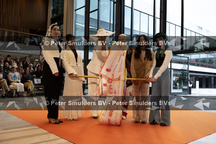 Arnhem 13 mei 2026
Koningin Maxima opent de State of Fashion BiÃ«nnale 2026. State of Fashion is een toonaangevend internationaal platform voor mode, textiel en maatschappelijke transitie.
