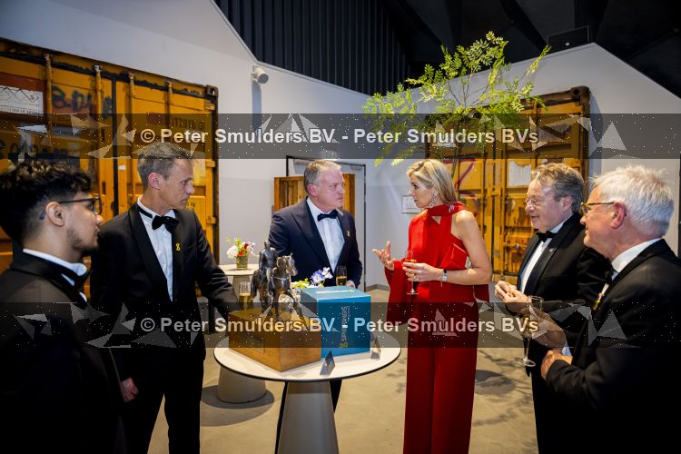 AMSTERDAM 20 mei 2026
 Koningin Maxima is aanwezig bij de uitreiking van de Koning Willem I Prijzen 2026 in Circa De ondernemingsprijzen worden tweejaarlijks toegekend door de Koning Willem I Stichting, in de categorieÃ«n Grootbedrijf, Midden- en Kleinbedrijf (MKB) en de Plaquette voor Duurzaam Ondernemerschap. Koningin Maxima is erevoorzitter van de Koning Willem I Stichting. 