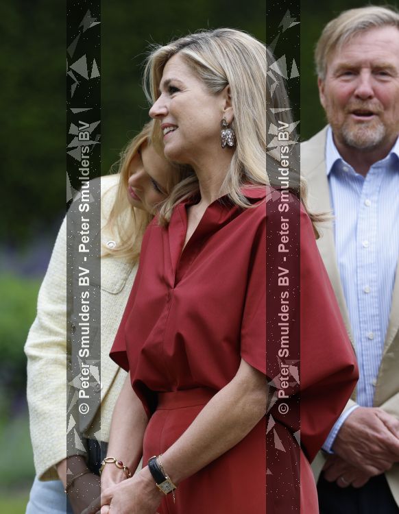 Den Haag 21 mei 2026
Fotouurtje met de koninklijke familie in de Hollandse tuin van Park Clingendael . Aanwezig Koning Willem Alexander Koningin Maxima Prinses Amalia Prinses Alexia en Prinses Ariane . 