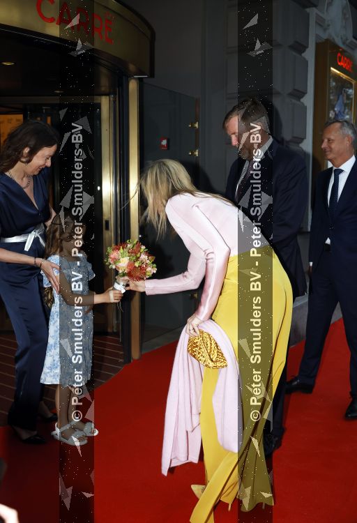 Amsterdam 3 juni 2026
Koning Willem Alexander en Koningin Maxima arriveren bij Carre  voor het Holland festival . Arthur v Dijk ontvangt ze .