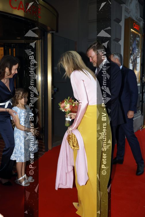Amsterdam 3 juni 2026
Koning Willem Alexander en Koningin Maxima arriveren bij Carre  voor het Holland festival . Arthur v Dijk ontvangt ze .