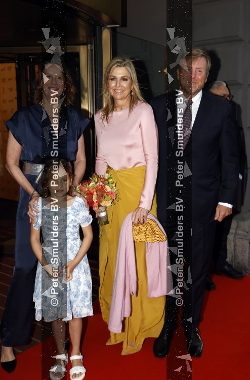 Amsterdam 3 juni 2026
Koning Willem Alexander en Koningin Maxima arriveren bij Carre  voor het Holland festival . Arthur v Dijk ontvangt ze .