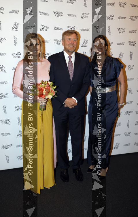Amsterdam 3 juni 2026
Koning Willem Alexander en Koningin Maxima arriveren bij Carre  voor het Holland festival . Arthur v Dijk ontvangt ze .