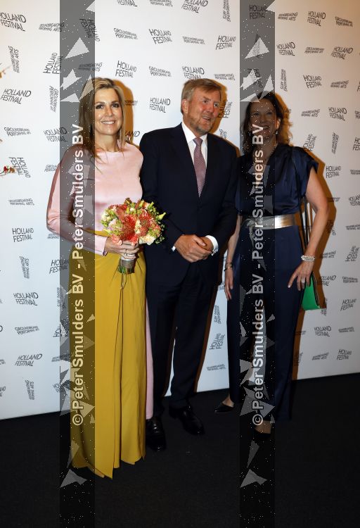 Amsterdam 3 juni 2026
Koning Willem Alexander en Koningin Maxima arriveren bij Carre  voor het Holland festival . Arthur v Dijk ontvangt ze .