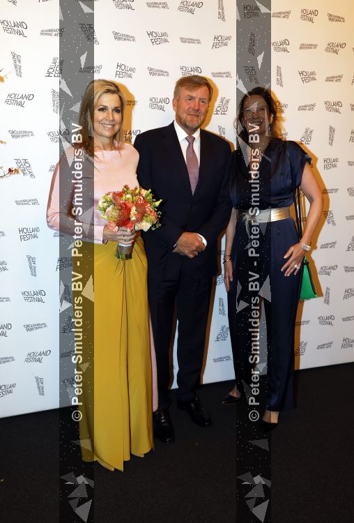 Amsterdam 3 juni 2026
Koning Willem Alexander en Koningin Maxima arriveren bij Carre  voor het Holland festival . Arthur v Dijk ontvangt ze .