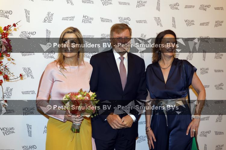 Amsterdam 3 juni 2026
Koning Willem Alexander en Koningin Maxima arriveren bij Carre  voor het Holland festival . Arthur v Dijk ontvangt ze .