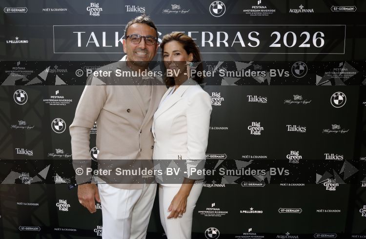 Amsterdam 4 juni 2026
Talkies terras awards bij hotel Pestana . Ook de nieuwe cover met daarop Eelko v Kooten en Olcay Gulsen wordt onthult. Kristina Bozilovic met haar man Tamer Gonen 