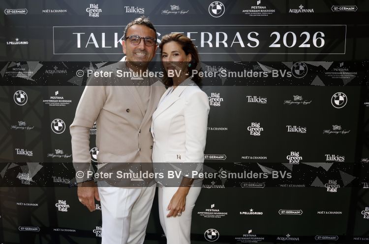 Amsterdam 4 juni 2026
Talkies terras awards bij hotel Pestana . Ook de nieuwe cover met daarop Eelko v Kooten en Olcay Gulsen wordt onthult. Kristina Bozilovic met haar man Tamer Gonen 