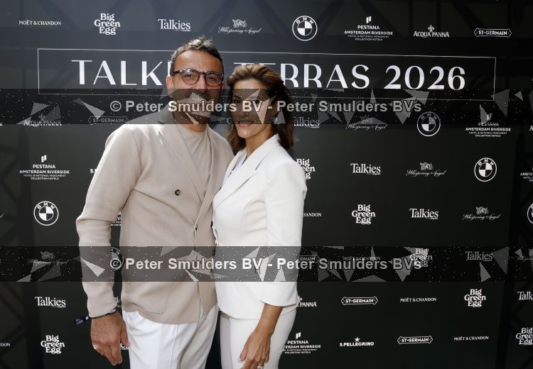 Amsterdam 4 juni 2026
Talkies terras awards bij hotel Pestana . Ook de nieuwe cover met daarop Eelko v Kooten en Olcay Gulsen wordt onthult. Kristina Bozilovic met haar man Tamer Gonen 