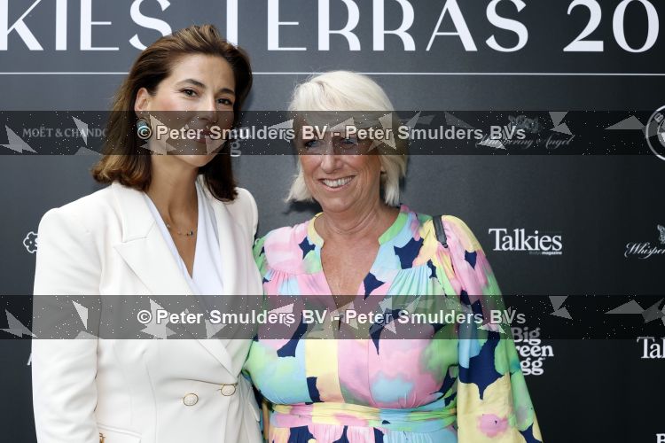 Amsterdam 4 juni 2026
Talkies terras awards bij hotel Pestana . Ook de nieuwe cover met daarop Eelko v Kooten en Olcay Gulsen wordt onthult. Kristina Bozilovic 