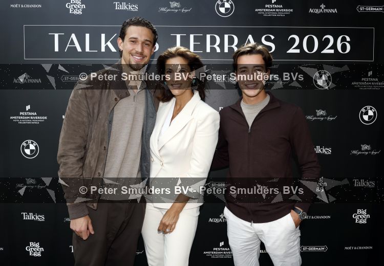 Amsterdam 4 juni 2026
Talkies terras awards bij hotel Pestana . Ook de nieuwe cover met daarop Eelko v Kooten en Olcay Gulsen wordt onthult. Kristina Bozilovic en Maxim Gullit