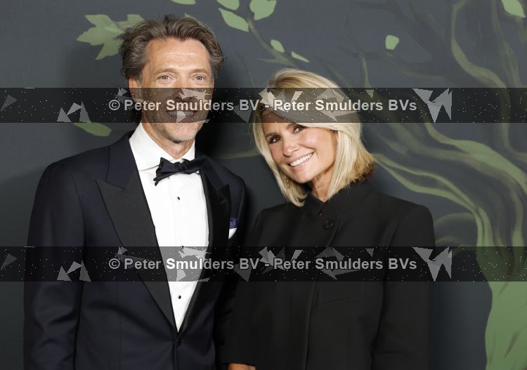Amsterdam 13 juni 2026
Amsterdam diner 2026 tbv het aidsfonds in Afas Live . Leontine Ruiters kwam met goede vriend John Huiberts 
