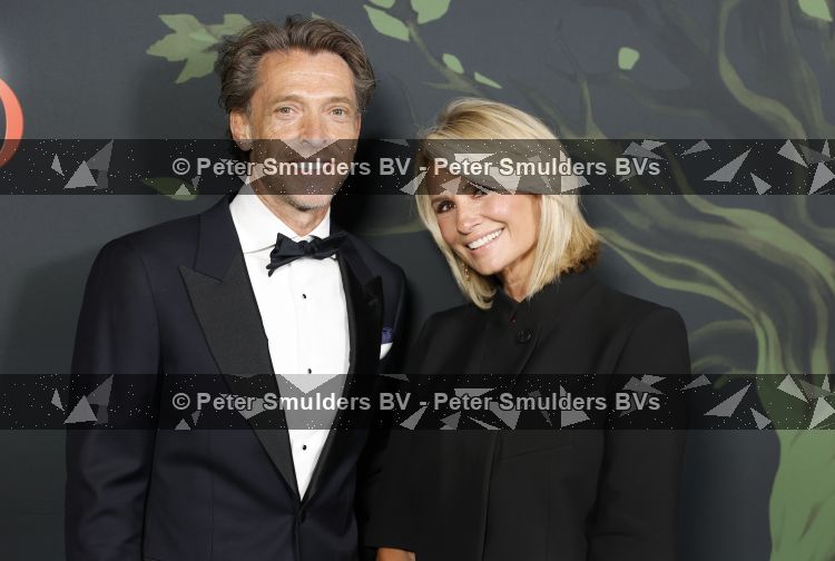Amsterdam 13 juni 2026
Amsterdam diner 2026 tbv het aidsfonds in Afas Live . Leontine Ruiters kwam met goede vriend John Huiberts 