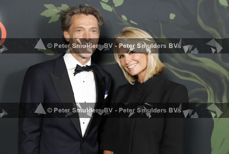 Amsterdam 13 juni 2026
Amsterdam diner 2026 tbv het aidsfonds in Afas Live . Leontine Ruiters kwam met goede vriend John Huiberts 