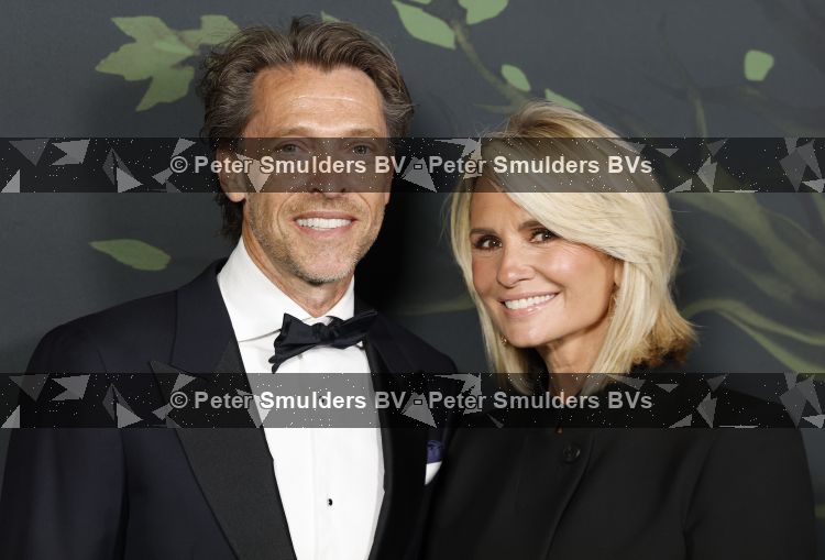 Amsterdam 13 juni 2026
Amsterdam diner 2026 tbv het aidsfonds in Afas Live . Leontine Ruiters kwam met goede vriend John Huiberts 