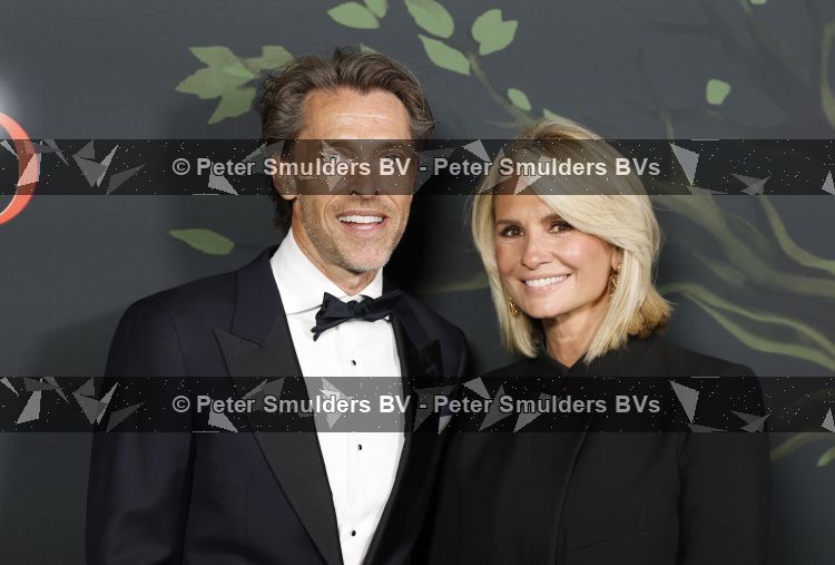 Amsterdam 13 juni 2026
Amsterdam diner 2026 tbv het aidsfonds in Afas Live . Leontine Ruiters kwam met goede vriend John Huiberts 