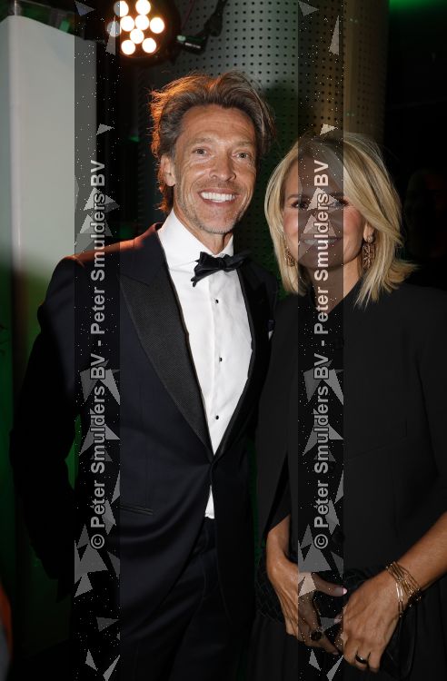 Amsterdam 13 juni 2026
Amsterdam diner 2026 tbv het aidsfonds in Afas Live . Leontine Ruiters kwam met goede vriend John Huiberts 