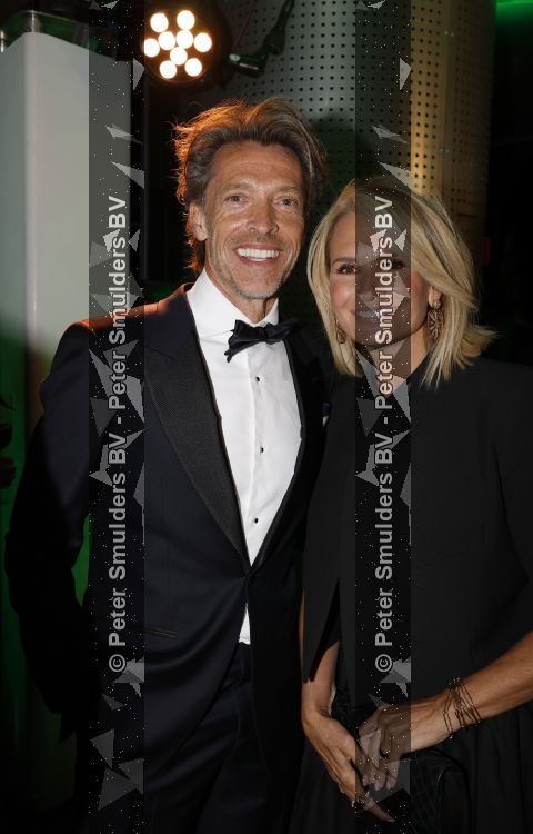 Amsterdam 13 juni 2026
Amsterdam diner 2026 tbv het aidsfonds in Afas Live . Leontine Ruiters kwam met goede vriend John Huiberts 