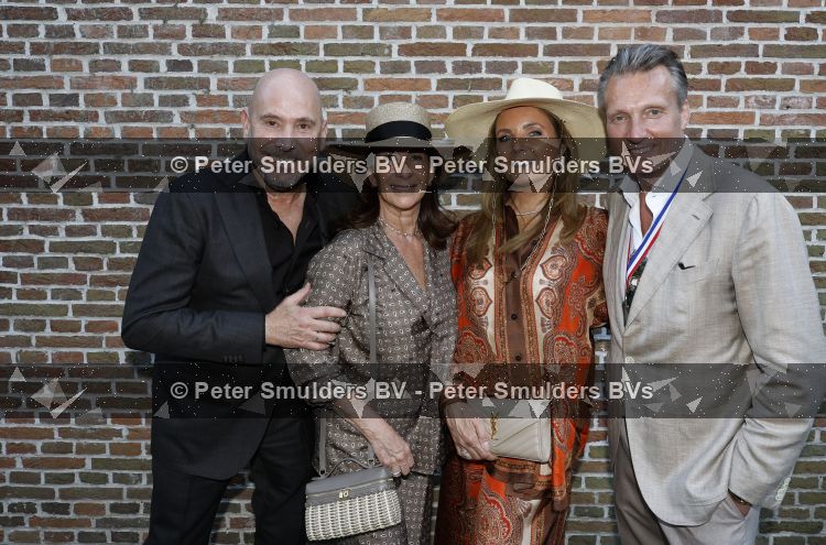 Breukelen 22 juni 2026
Nationale haringparty op Neyenrode . Lesley Bamberger met zijn vrouw Tanja en David Bijlsma met zijn vrouw Ghytha 