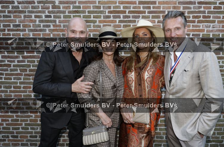 Breukelen 22 juni 2026
Nationale haringparty op Neyenrode . Lesley Bamberger met zijn vrouw Tanja en David Bijlsma met zijn vrouw Ghytha 