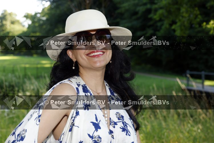 Breukelen 22 juni 2026
Nationale haringparty op Neyenrode . Lili Genee kwam met vriendin Kim Beumer 