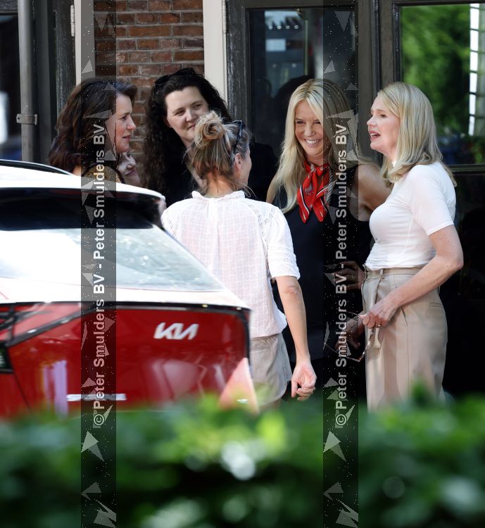 Laren 23 juni 2026
Opnames Gooische vrouwen met aanwezig Linda de Mol Tjitske Reidinga Susan Visser en Lies Visschedijk . Opnames vinden plaats bij restaurant Brink 20 
