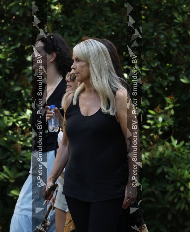 Laren 23 juni 2026
Opnames Gooische vrouwen met aanwezig Linda de Mol Tjitske Reidinga Susan Visser en Lies Visschedijk . Opnames vinden plaats bij restaurant Brink 20 
