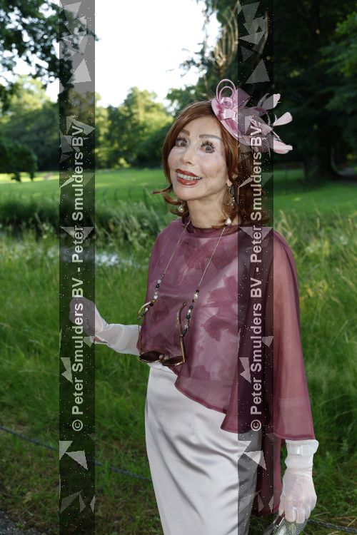 Breukelen 22 juni 2026
Nationale haringparty op Neyenrode . Marijke Helwegen kwam met haar man Harrie
