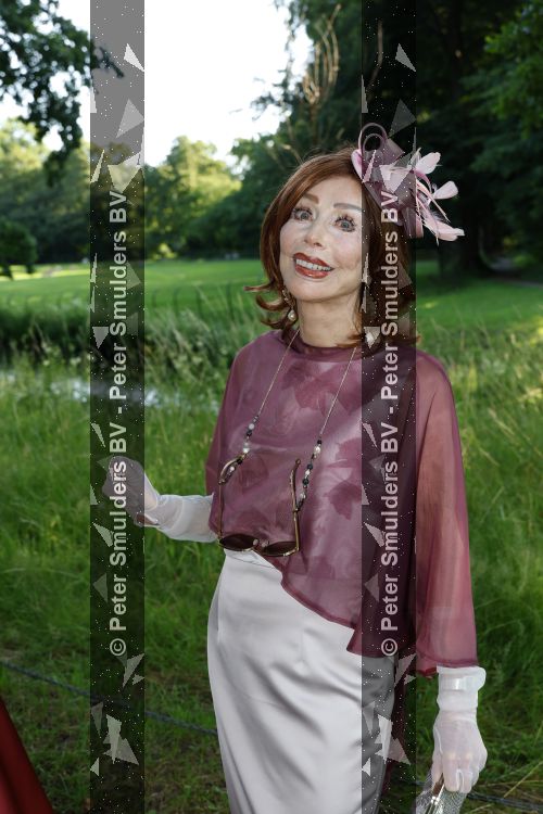 Breukelen 22 juni 2026
Nationale haringparty op Neyenrode . Marijke Helwegen kwam met haar man Harrie