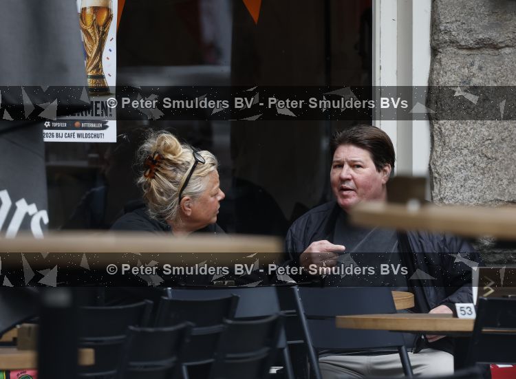 Amsterdam 15 juni 2026
Martijn Krabbe rijdt door Amsterdam zuid en gaat daarna op terras zitten met een vriendin