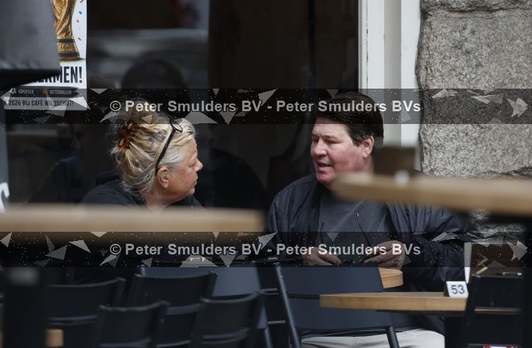 Amsterdam 15 juni 2026
Martijn Krabbe rijdt door Amsterdam zuid en gaat daarna op terras zitten met een vriendin