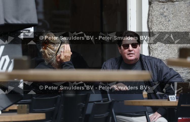Amsterdam 15 juni 2026
Martijn Krabbe rijdt door Amsterdam zuid en gaat daarna op terras zitten met een vriendin