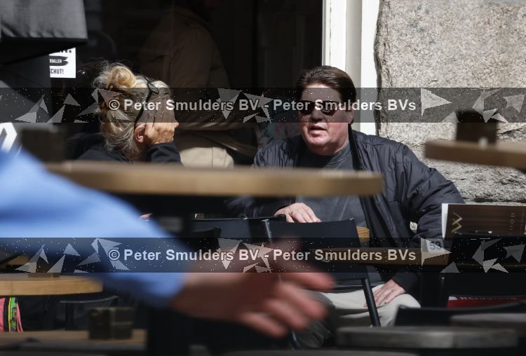 Amsterdam 15 juni 2026
Martijn Krabbe rijdt door Amsterdam zuid en gaat daarna op terras zitten met een vriendin